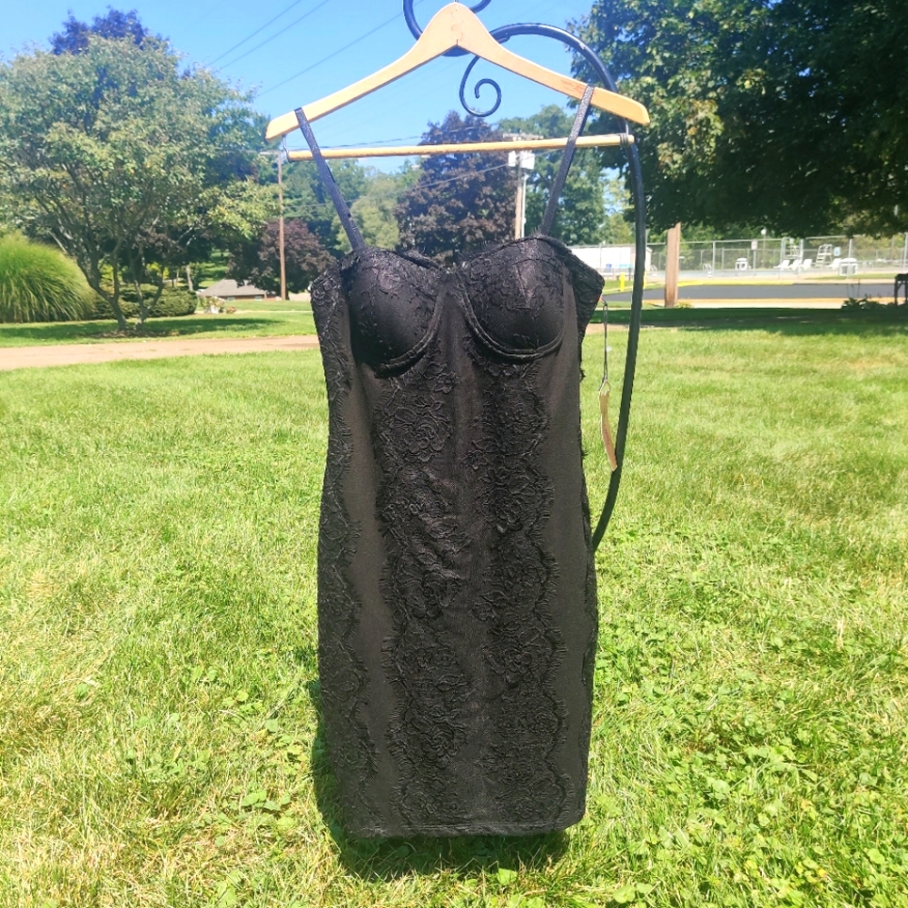 Haute Monde Black Lace dress size Medium
